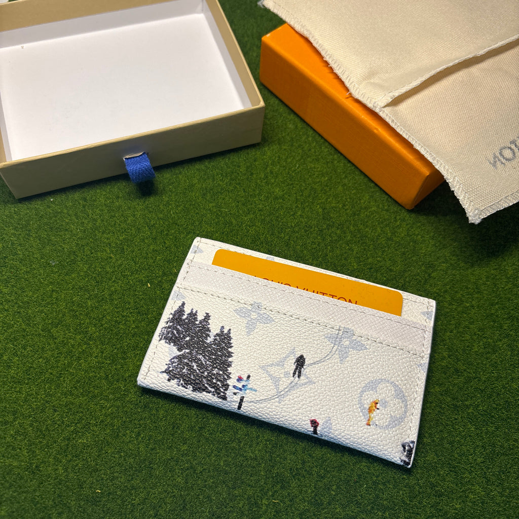 White designer cardholder with box